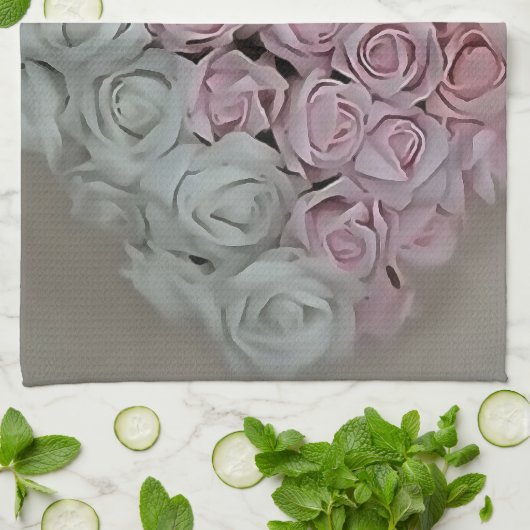 Hart van roze en witte rozen theedoek (Gevouwen)