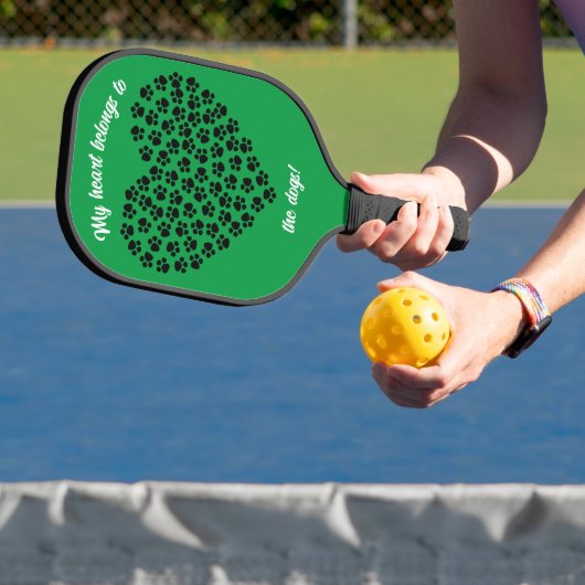 Hart van zwarte verf afdrukken dubbelzijdig groen pickleball paddle (Insitu)