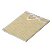 Hart-vormige waterbellen op het strand notitieblok (Linkerzijde)