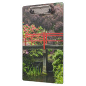 Hartbrug met bloeiende rododendrons, klembord (Links)