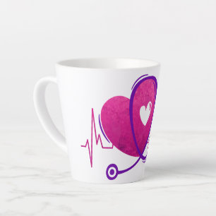 Hartcurve met medische stethoscoop 2 latte mok