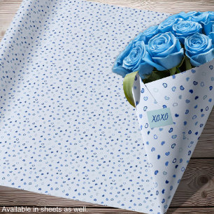 Harten - Donkerdere tinten blauw op lichtblauw - R Cadeaupapier