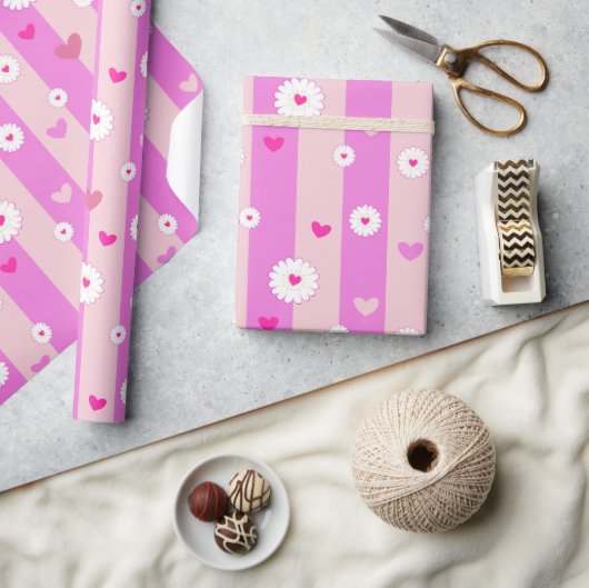 Harten en bloemstrepen cadeaupapier (Crafts)