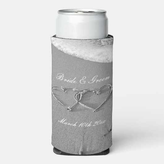 Harten getekend op het strand en op de gebruikelij seltzer blikjeskoeler (Seltzer Voorkant)