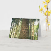 Harten in boom gekerfd jubileumkaart kaart (Gele Bloem)