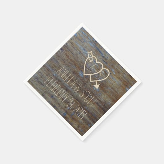 Harten met Initialen Rustic Wood Wedding Servetten (Hoek)