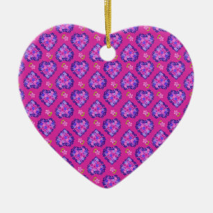Harten ornament, magenta harten en bloemen keramisch ornament