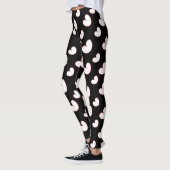 Harten R4-liefde, rood/wit hart op zwarte leggings (Links)