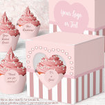 Harten - Roze en wit met strepen Hartvenster Bedankdoosjes<br><div class="desc">Witte en roze harten op een bleke roze achtergrond. Witte en donkerroze strepen langs de bodem. Alle kleuren kunnen worden aangepast in de knop 'ontwerpgereedschap bewerken' (onderaan het venster 'personaliseren'). Ook andere vooraf ingestelde kleuren (productvermeldingen) zijn beschikbaar. Als u uw logo in wilt plakken of het lettertype wilt wijzigen, kunt...</div>