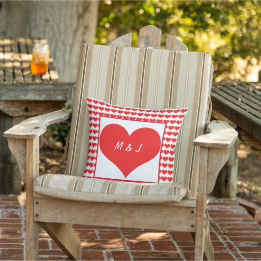 Hartpatronen Monogram Beginletters Valentijn 2022 Buitenkussen (Stoel)