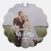 Hartpijlen Eerste Kerstmis Mr. Mrs. Foto Ornament Kaart (Voorkant)