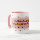 Hartsvormige zeepbellen op een witte roze keramiek mok (Voorkant links)