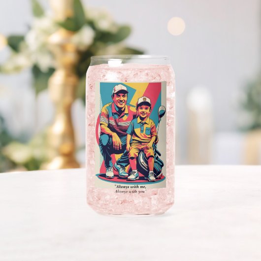 Hartverwarmende vader en zoon golfmoment op vaderd blikvorm glas (Insitu (Huwelijk))