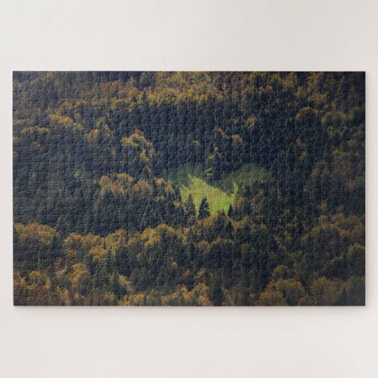 Hartvorm in een bos in Slovenië Legpuzzel (Horizontaal)