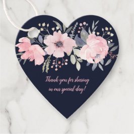 Hartvormig Blush Roze Bloemen op Navy Bruiloft | Bedankjes Labels