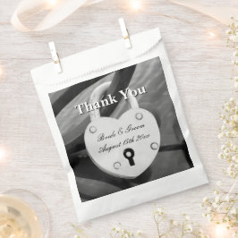 Hartvormig liefdesslot met sleutelgat bruiloft bedankzakje