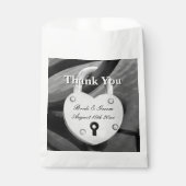 Hartvormig liefdesslot met sleutelgat bruiloft bedankzakje (Voorkant)