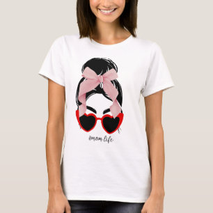 Hartvormige glazen, roze strik en rommelige broodj t-shirt