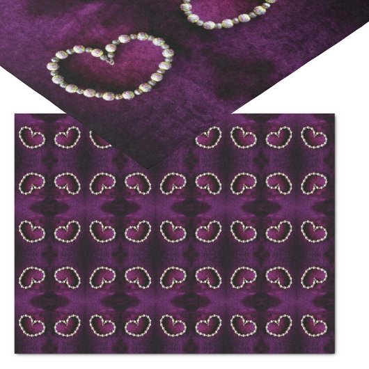 Hartvormige  strengen kralen op Paars Tissuepapier