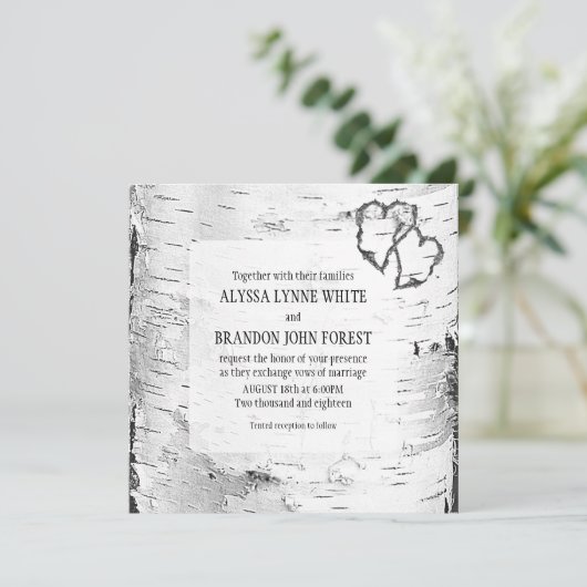 Harved Hearts Birch Tree Bark Wedding Invite Kaart (Staand voorkant)