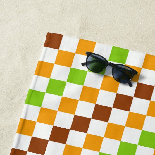 Harvest diagonal checkerboard pattern strandlaken (In situ)