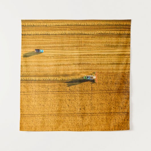 Harvester-machine die in het veld werkt. Combineha Wandkleed (Voorkant (horizontaal))