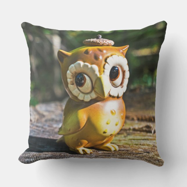 Harvey the Owl III Buitenkussen (Voorkant)