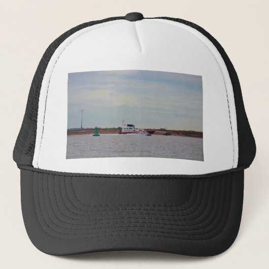 Harwich Haven loodsboot Trucker Pet (Voorkant)