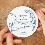 Harwich MA Wequassett Resort Cape Cod Bruiloft Ronde Kartonnen Onderzetter<br><div class="desc">Proost u op de leuke tijden op Cape Cod tijdens uw bruiloftsviering aan de kust in Harwich met deze gepersonaliseerde Cape Cod kaart papieren onderzetters. Perfecte aangepaste papieren onderzetters voor uw Cape Cod clam bake, verlovingsfeest, bruiloft welkomstfeest, cocktail uur of bruiloft receptie in Harwich, MA, met het beweegbare hart recht...</div>