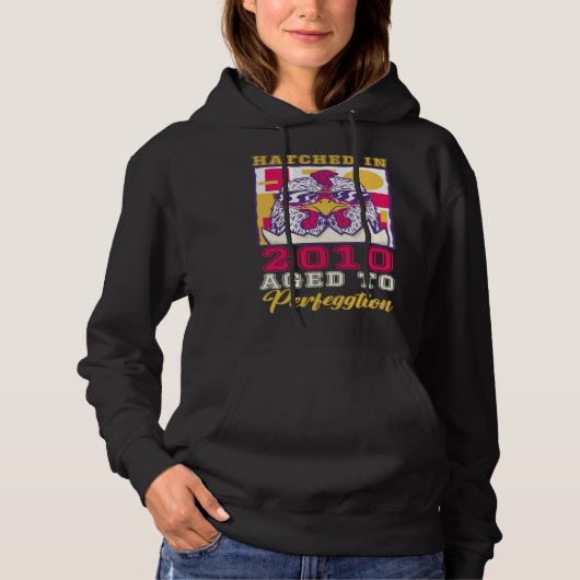 Hatched in 2010 Aged to Perfeggtion Hoodie (Voorkant)