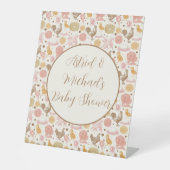 Hatching Soon Chicken Girl Baby shower Reclamebord Met Voetstuk (Voorkant)