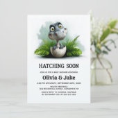 Hatching Soon Dinosaur Baby Shower Invitation Kaart (Staand voorkant)