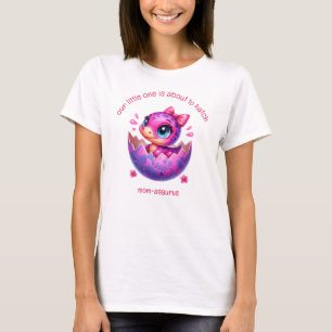 "Hatching Soon" Roze Dinosaurus Mom-to-Be T-shirt