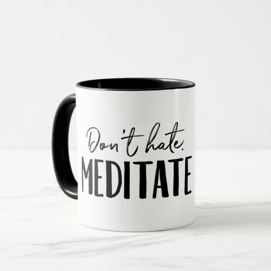 Hate Meditate Typografie niet Mok (Voorkant links)