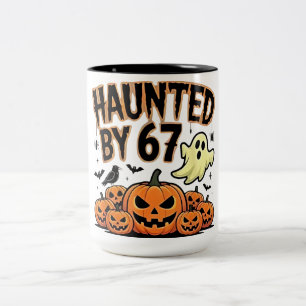 Haunted by 67 beroemd gemaakt door Funny Ghost & P Tweekleurige Koffiemok