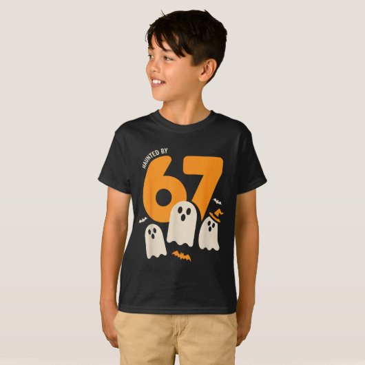 Haunted By 67 Funny Halloween Meme Design T-shirt (Voorkant volledig)