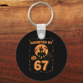 Haunted By 67 Funny Halloween Sleutelhanger (Voorkant)