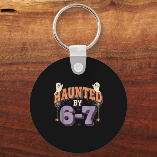 Haunted By 67 Funny Halloween  Sleutelhanger (Voorkant)