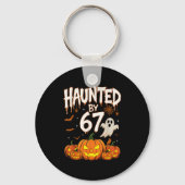 Haunted By 67 Funny Pumpkin And Ghost Halloween Co Sleutelhanger (Voorkant)