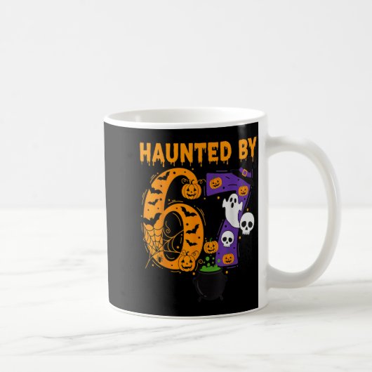 Haunted By 67 – Funny Six Seven Meme 6 7 Halloween Koffiemok (Rechts)