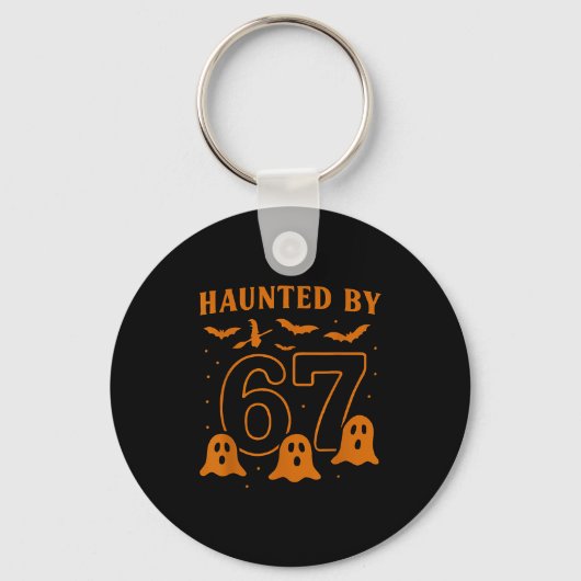 Haunted By 67 Meme Halloween Ghost Graphic  Sleutelhanger (Voorkant)