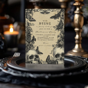 Haunted Elegance Skull en Moth Gothic Party Kaart