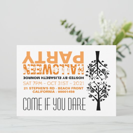 Haunted Forest Mirrored Halloween Party Invitation Kaart (Staand voorkant)