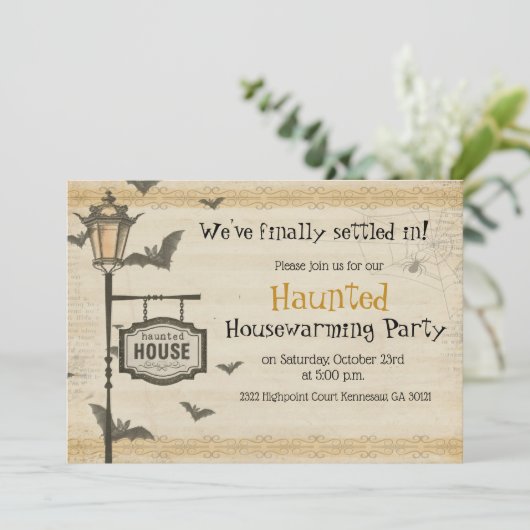 Haunted Halloween Housewarming Uitnodiging (Staand voorkant)