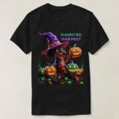 Haunted Harvest – Witchy Dachshund Halloween Garde T-shirt (Design voorkant)