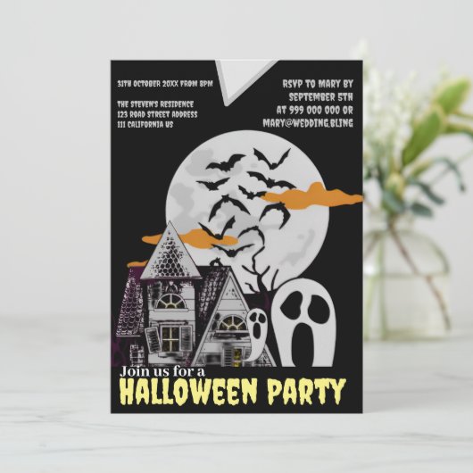 Haunted House & Flying Bats Halloween Uitnodiging (Staand voorkant)