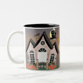 Haunted House Halloween Tweekleurige Koffiemok (Links)