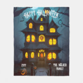Haunted House Happy Halloween familienaam | Jaar Fleece Deken (Voorkant)