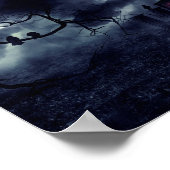 Haunted House in de mist en kraaien Poster (Hoek)
