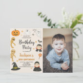 Haunted House Kinder Halloween Verjaardagsuitnodig Kaart (Staand voorkant)